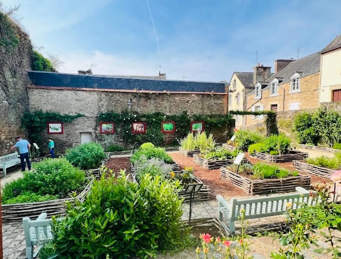 Gite De L Archange Josselin Holiday home