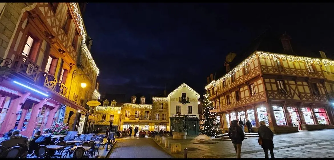 Gite De L Archange Josselin 0*,  France